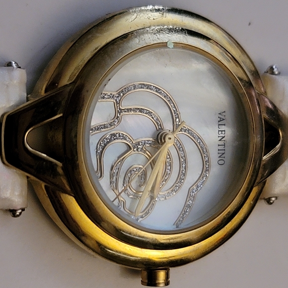 VALENTINO LADIES ROSE WATCH - Picture 4 of 4